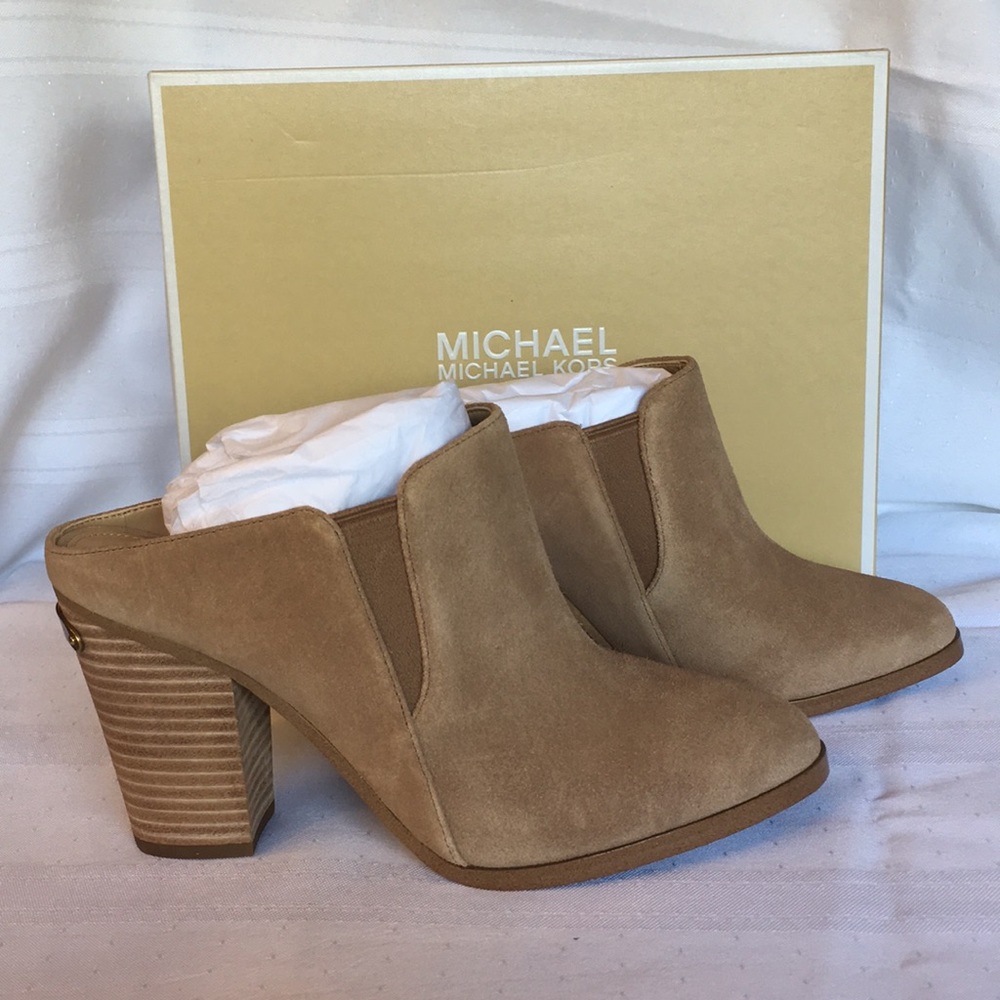 NEW Michael Kors Braden Closed Toe Mules in Cashew